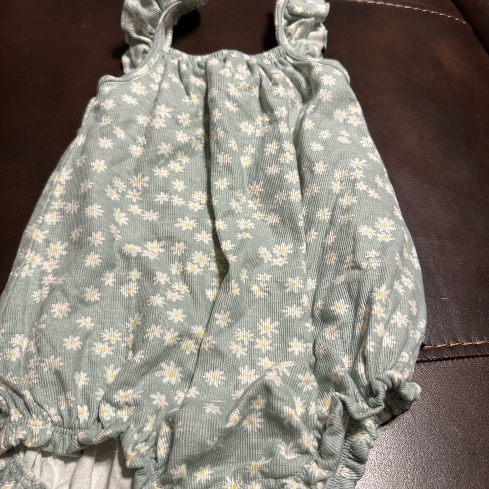 Floral and Polka Dot Baby Dresses Set - Bin 7 - Picture 4 of 7